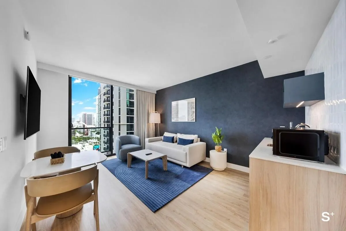 イン Chic Downtown 1br With Stunning Skyline Views