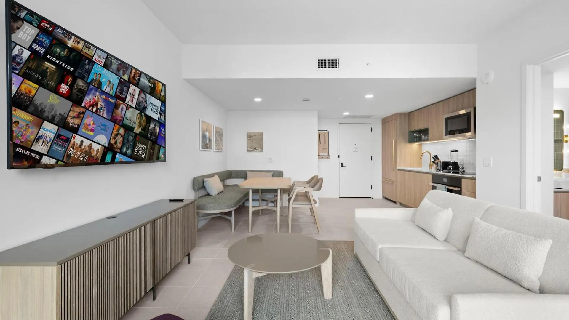 Free Parking! Luxury In Downtown Miami