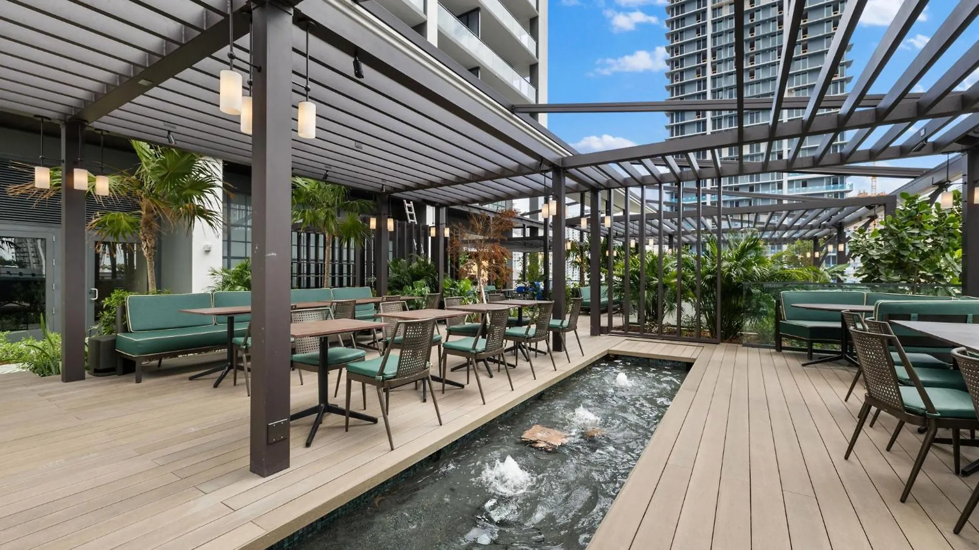 Apartment Free Parking! Luxury In Downtown