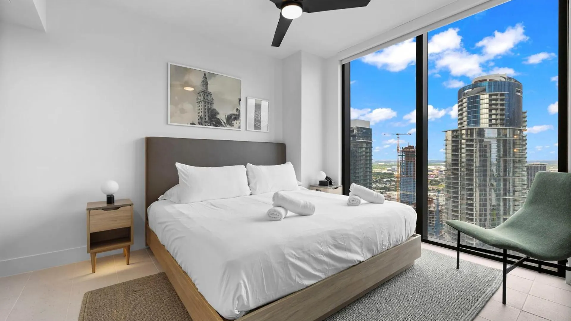 Free Parking! Luxury In Downtown * Miami