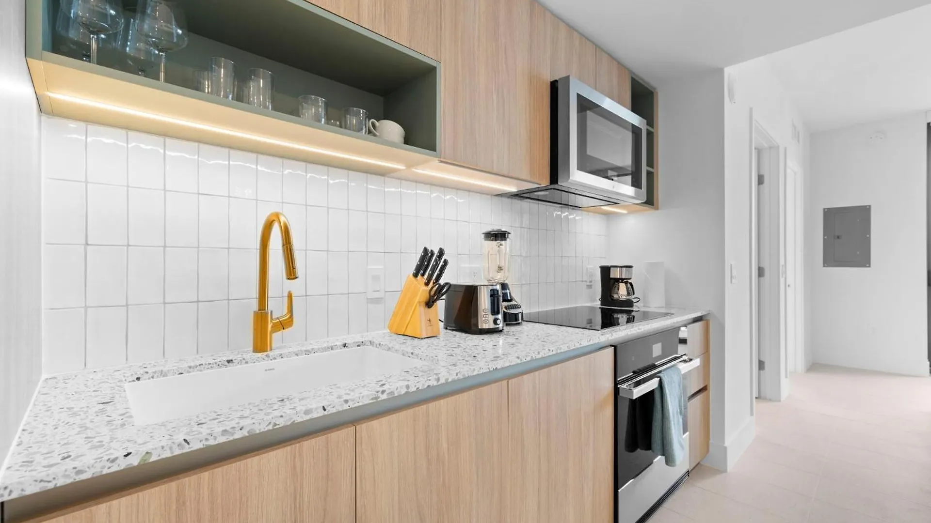 Apartment Free Parking! Luxury In Downtown *