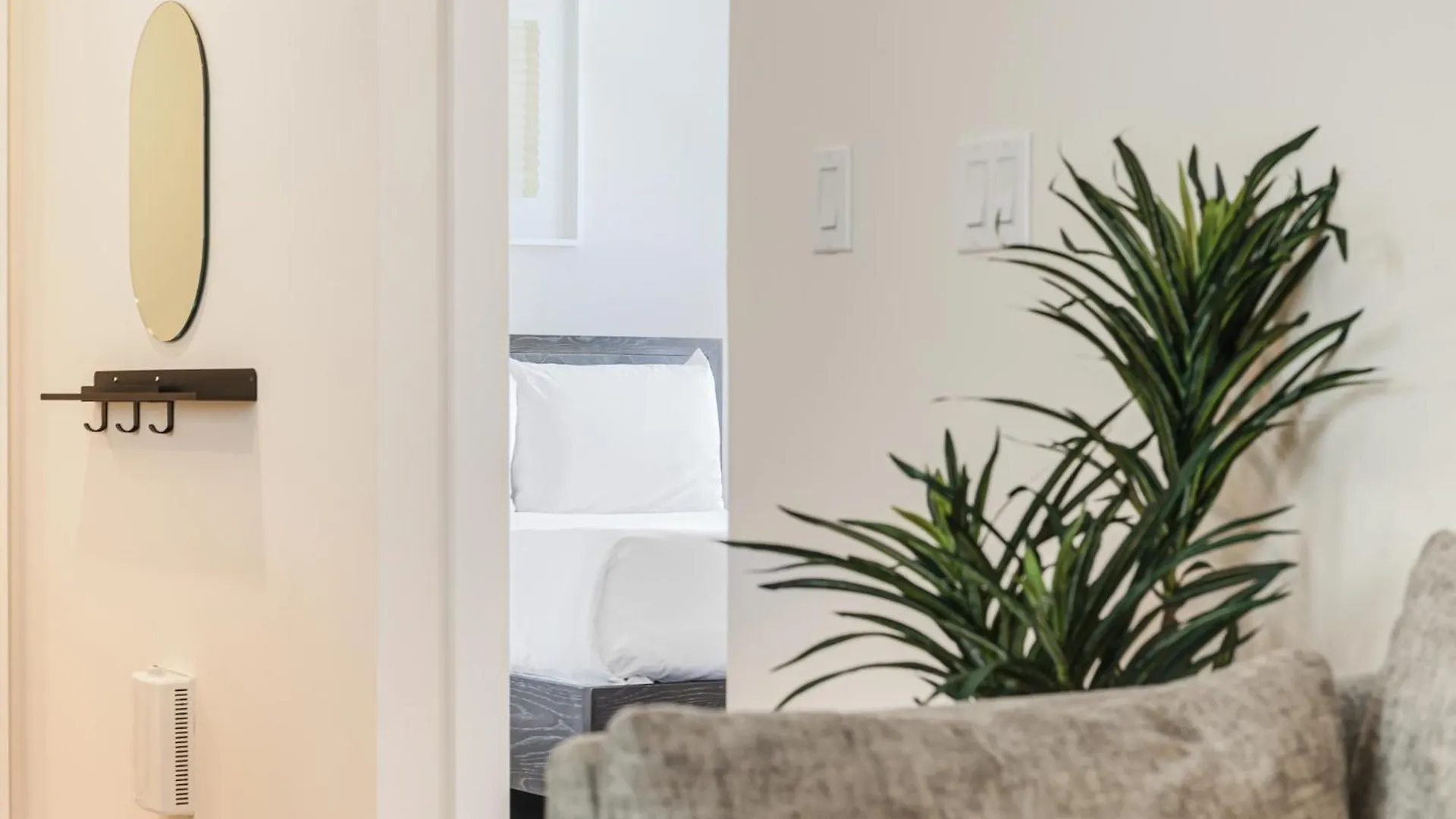 Roami At The Palace Apartment Miami