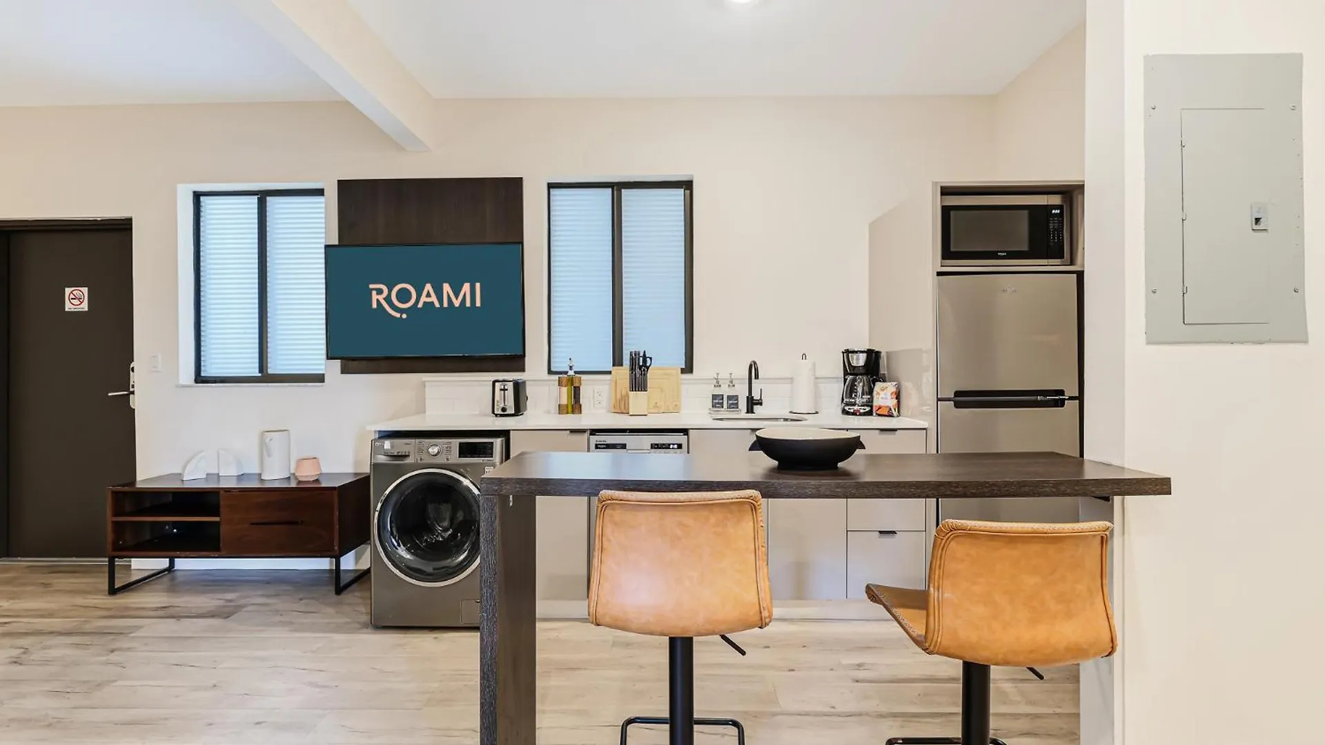 Roami At The Palace Apartment
