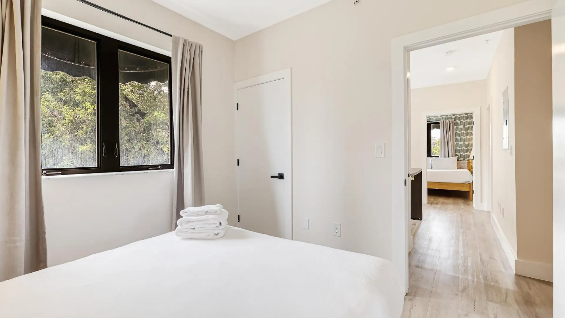 Apartment Roami At The Palace Miami