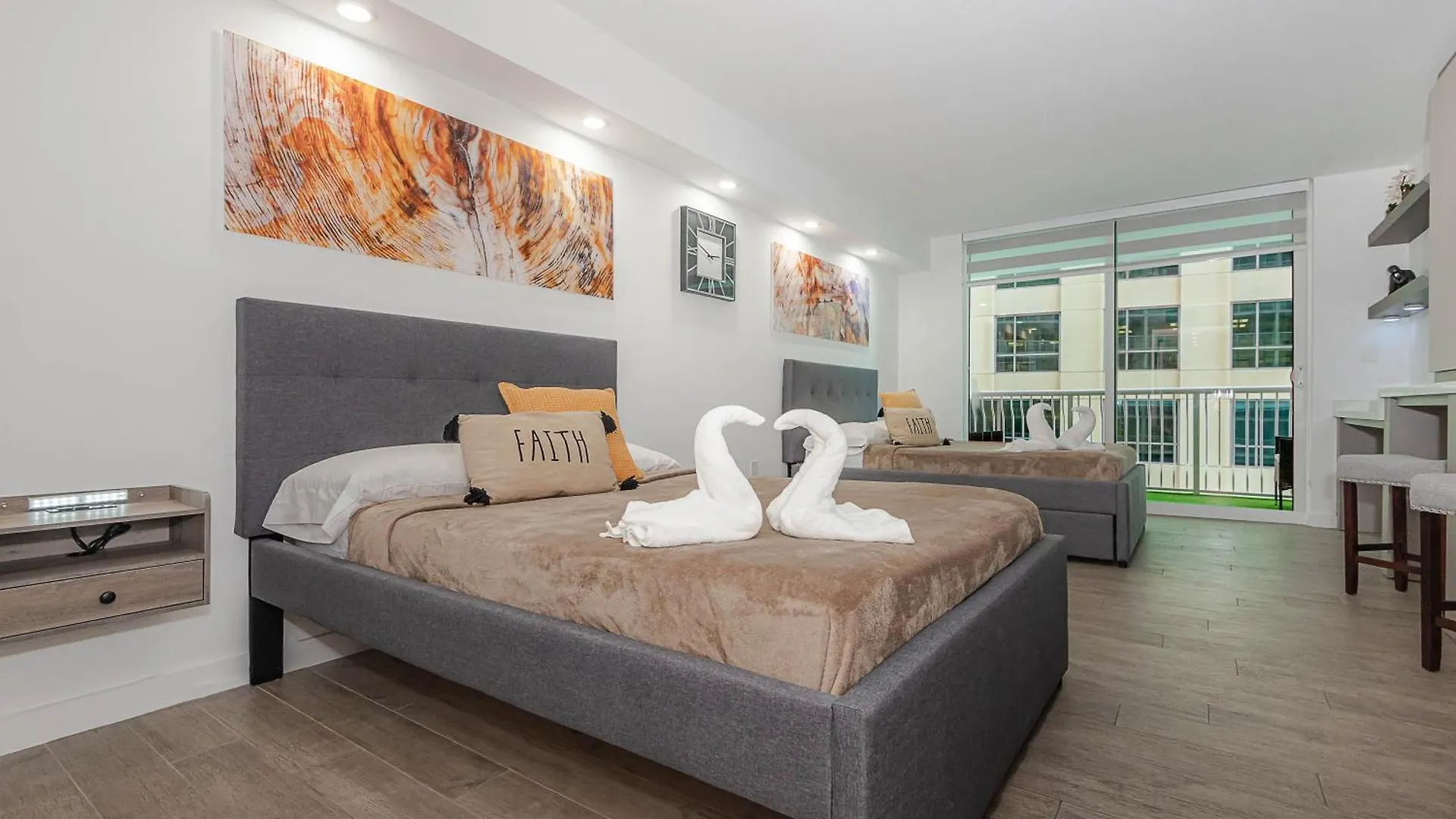 High Rise Brickell Modern *
