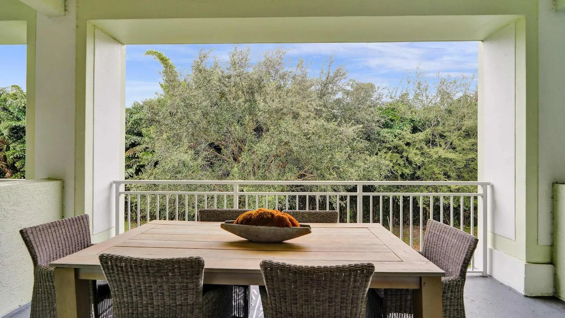Vista-2 Story W 3bdrms & Golf View Holiday home Miami