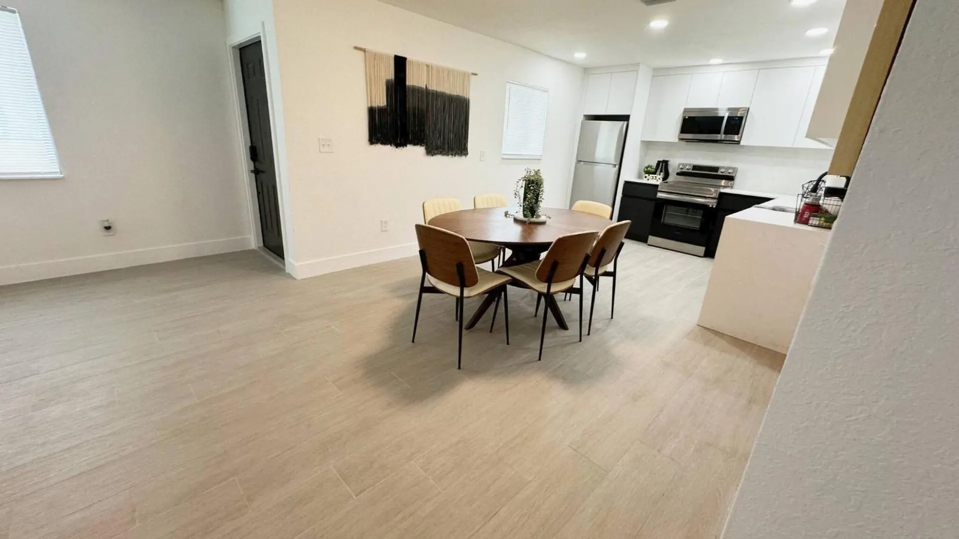 Apartment Stylish Wynwood Escape Art Clubs And Sunshine *