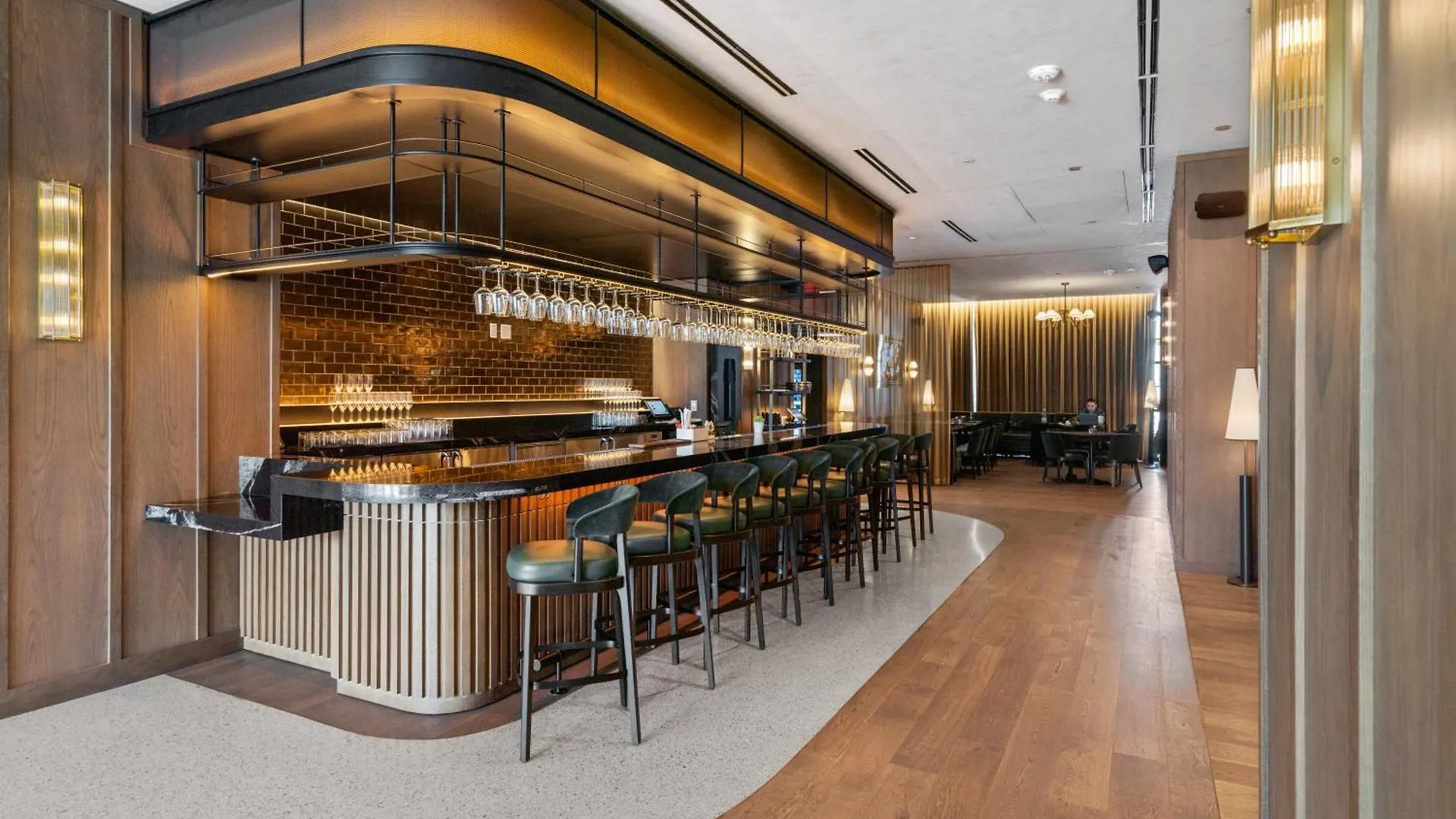 New Luxury 26th Floor In The Heart Of