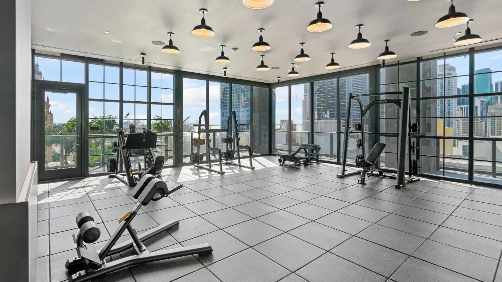 New Luxury 26th Floor In The Heart Of
