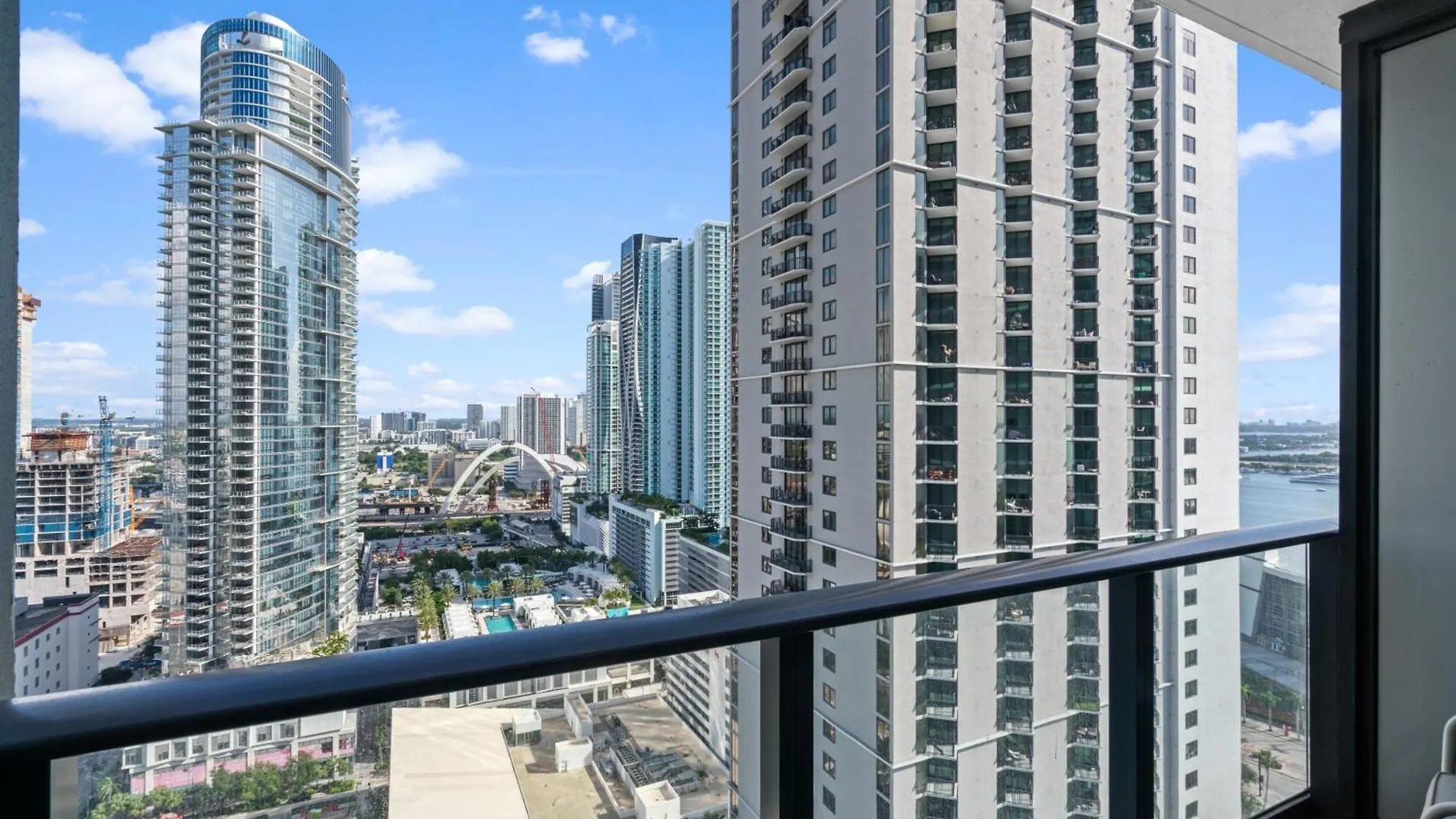 Apartment New Luxury 26th Floor In The Heart Of *