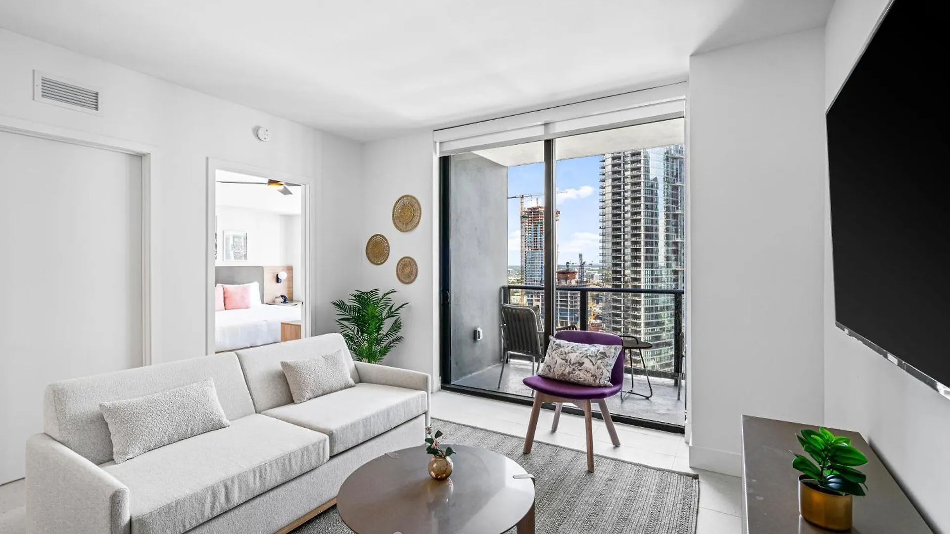 New Luxury 26th Floor In The Heart Of