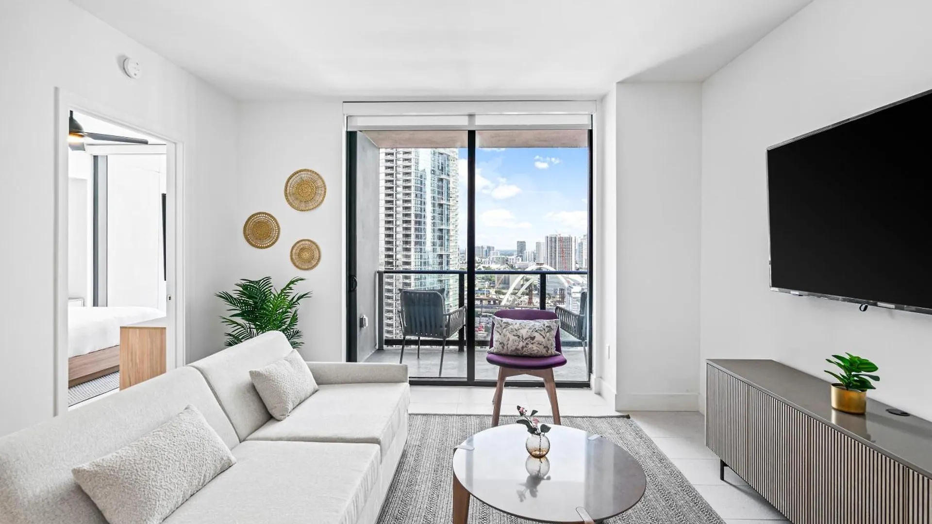 New Luxury 26th Floor In The Heart Of