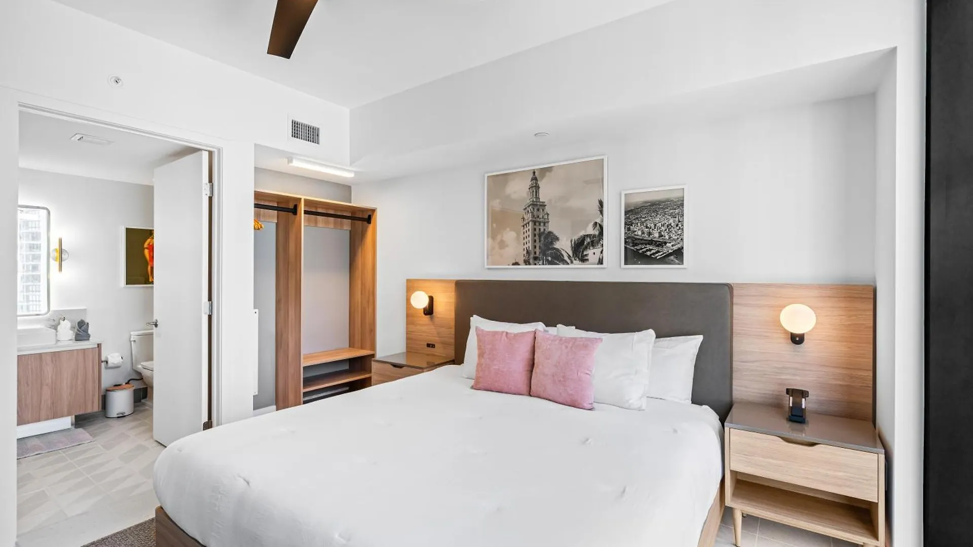 New Luxury 26th Floor In The Heart Of