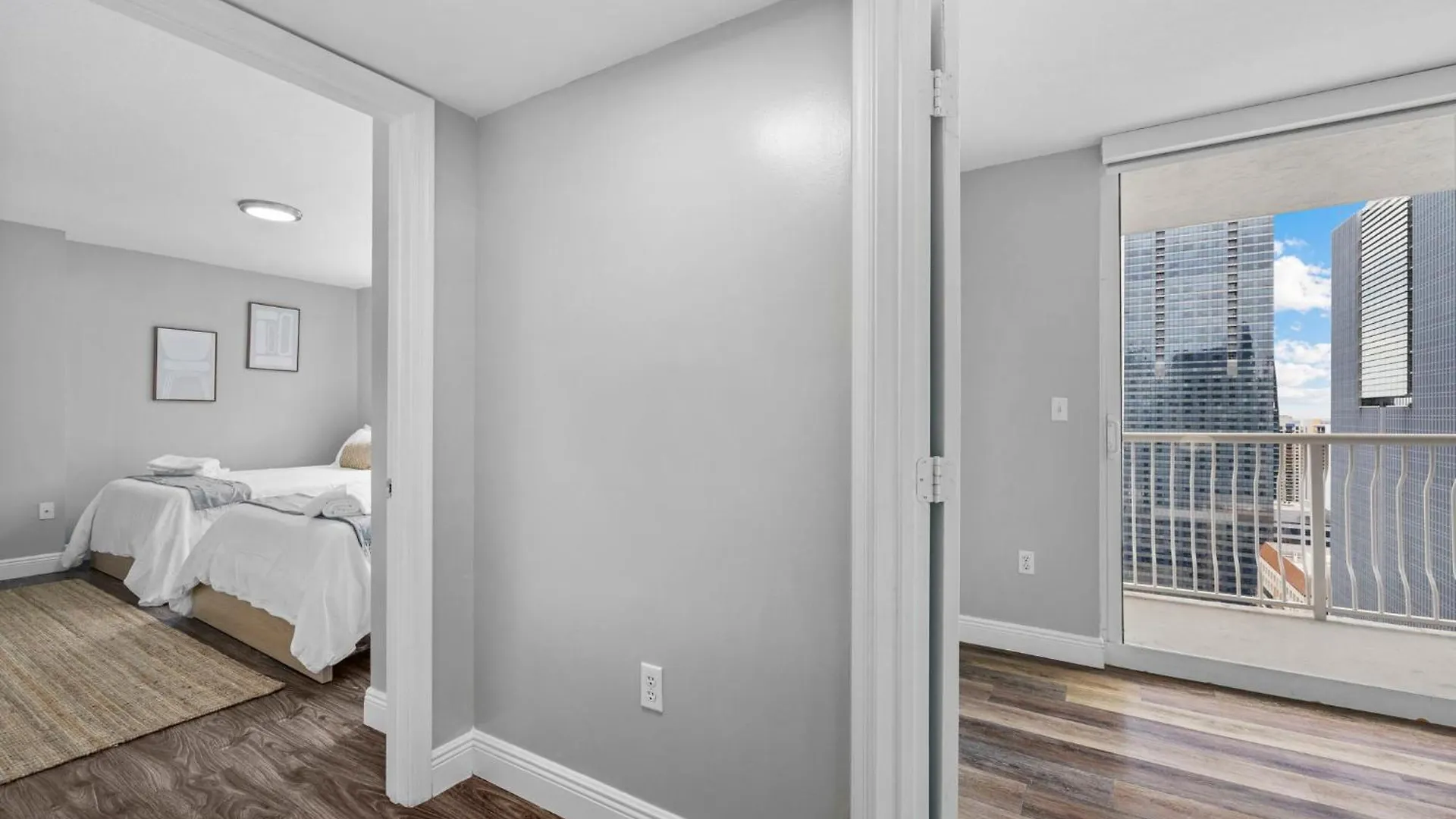 Breathtaking Views & Prime Location In Brickell Apartment