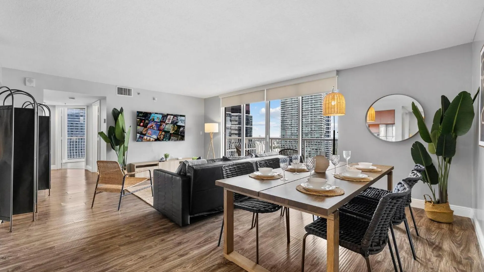 Apartment Breathtaking Views & Prime Location In Brickell