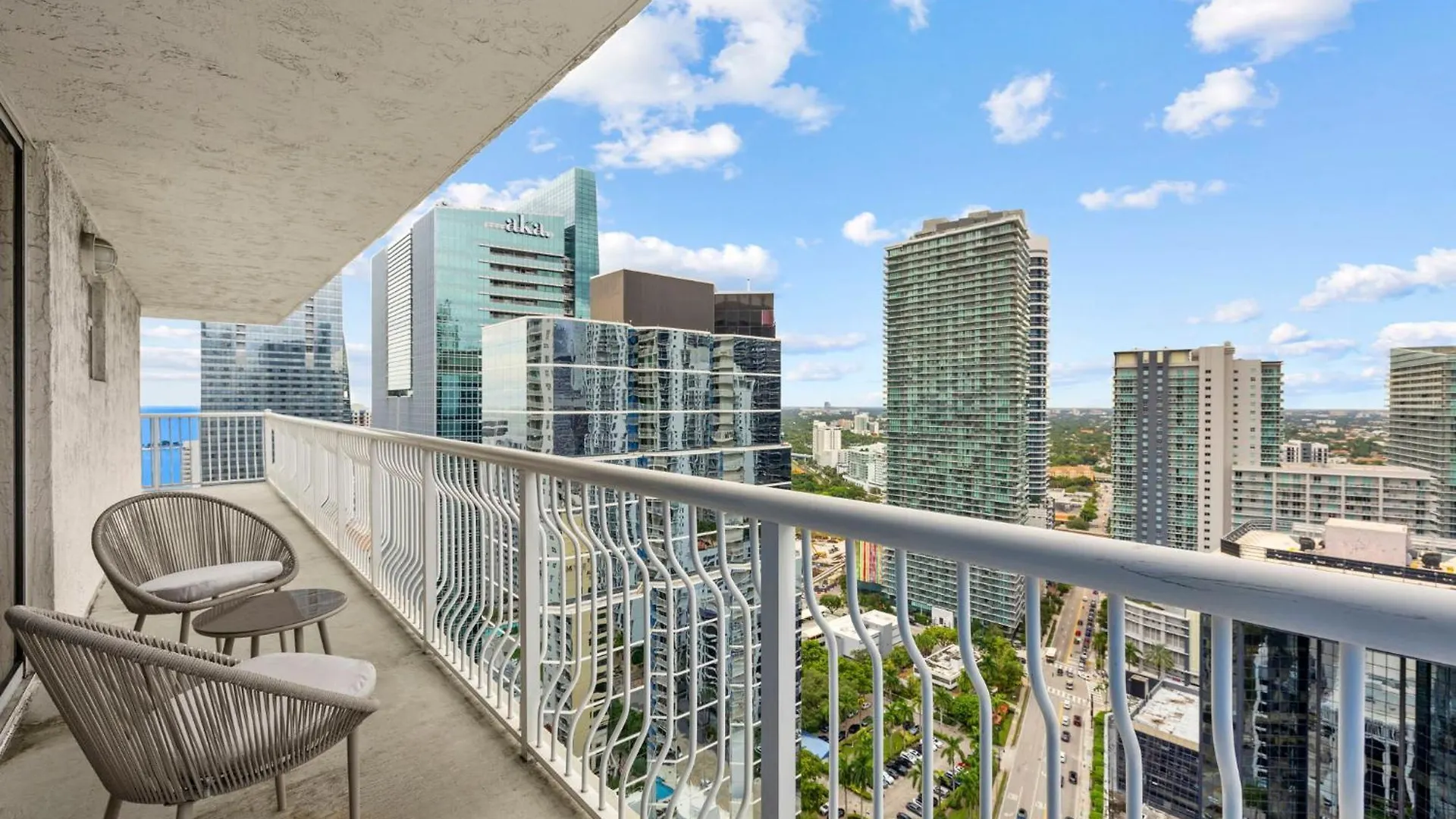 Breathtaking Views & Prime Location In Brickell Miami