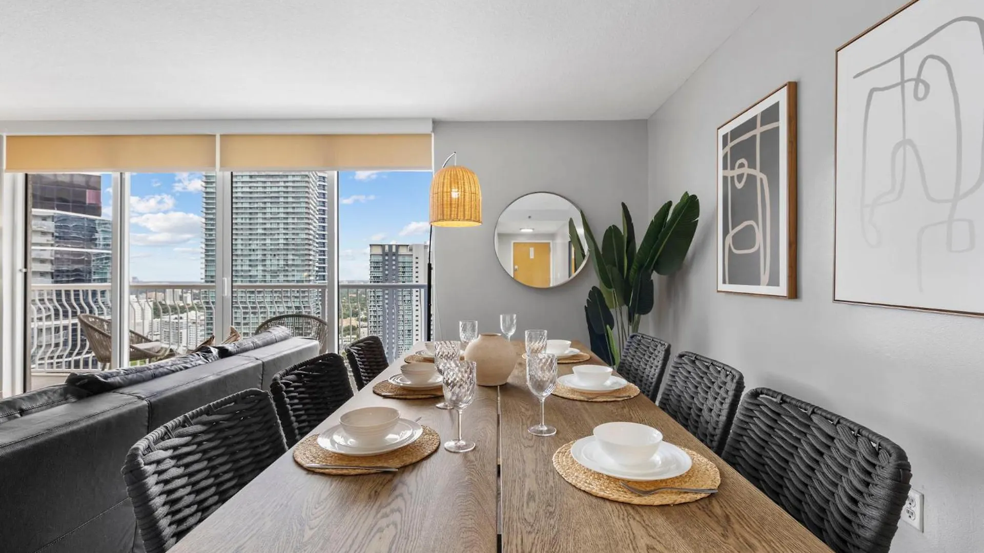 Breathtaking Views & Prime Location In Brickell Apartment Miami