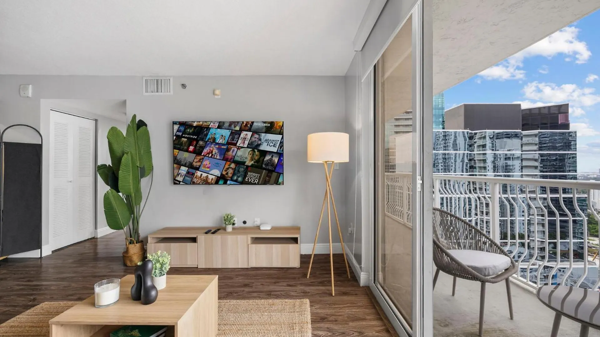 Breathtaking Views & Prime Location In Brickell Miami
