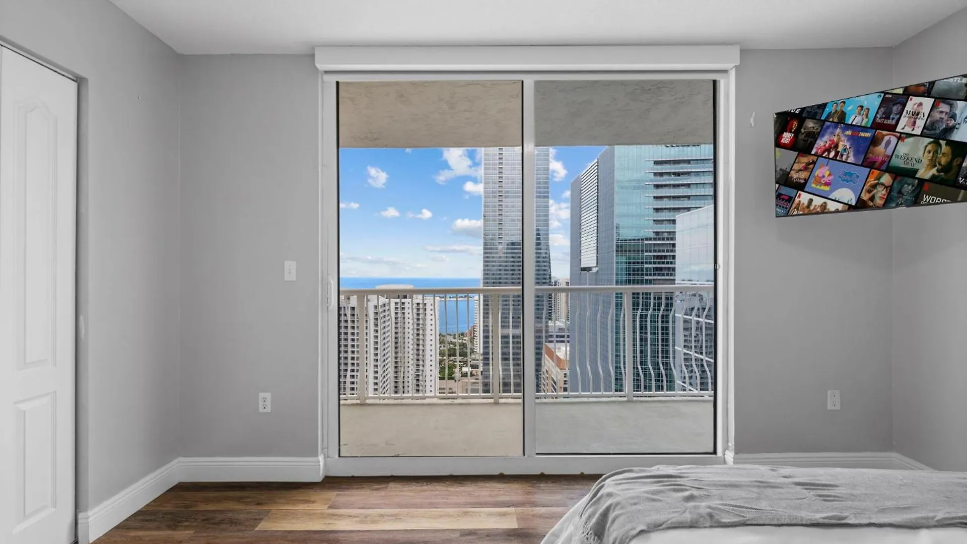 Breathtaking Views & Prime Location In Brickell Apartment Miami