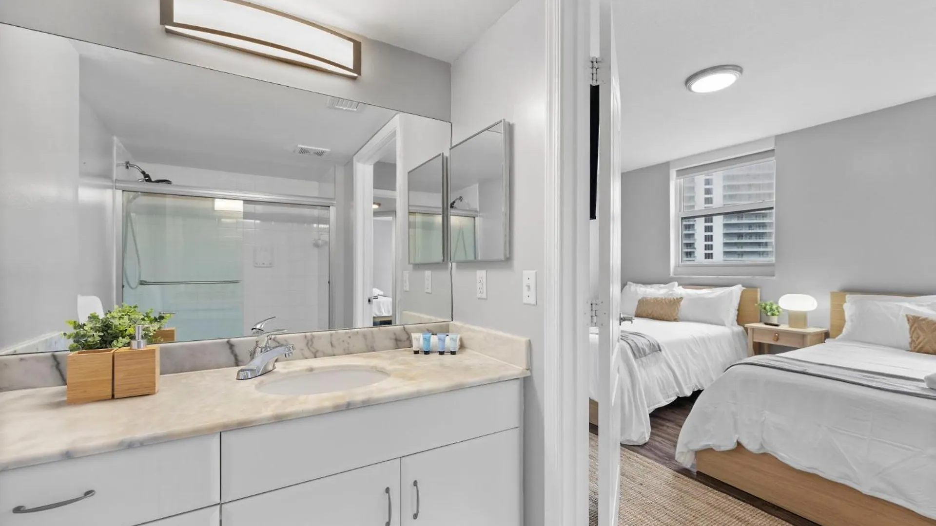 Apartment Breathtaking Views & Prime Location In Brickell Miami