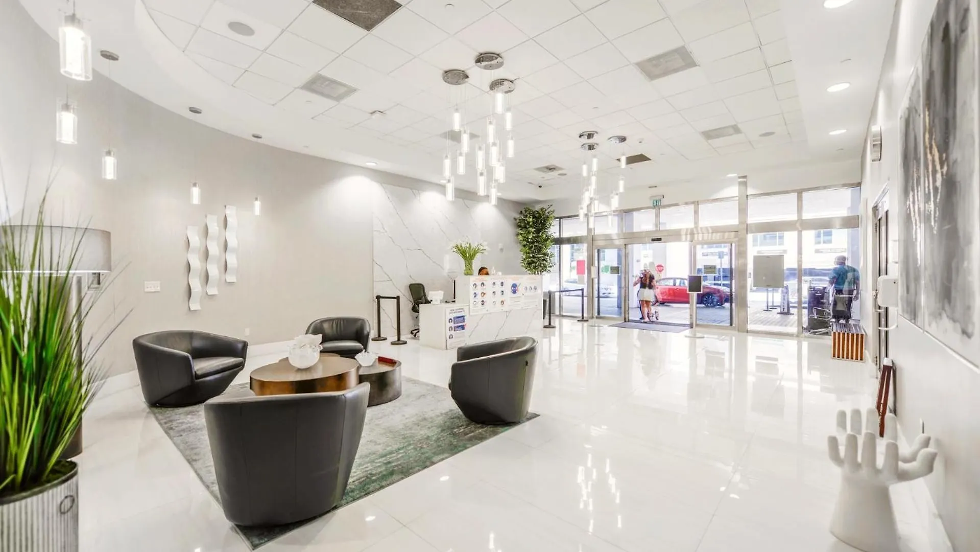Breathtaking Views & Prime Location In Brickell Apartment *