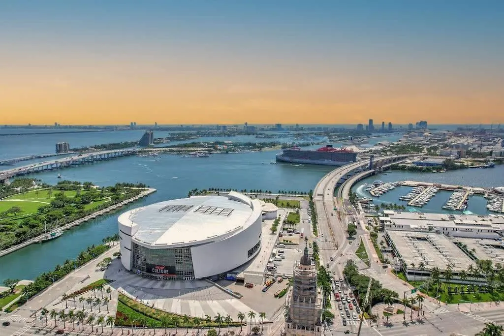 Chic Downtown - Views Gym & Pool شقة