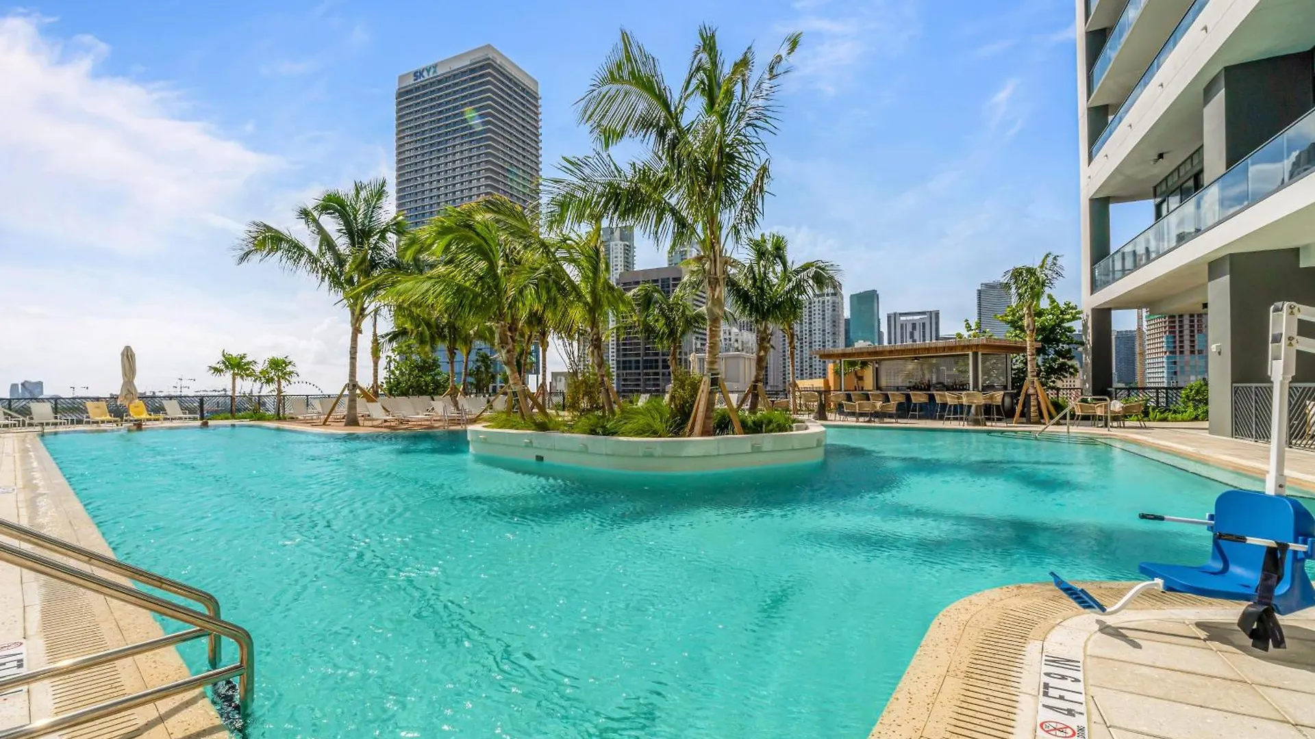 Luxury 45th-floor With Stunning Views Apartment *