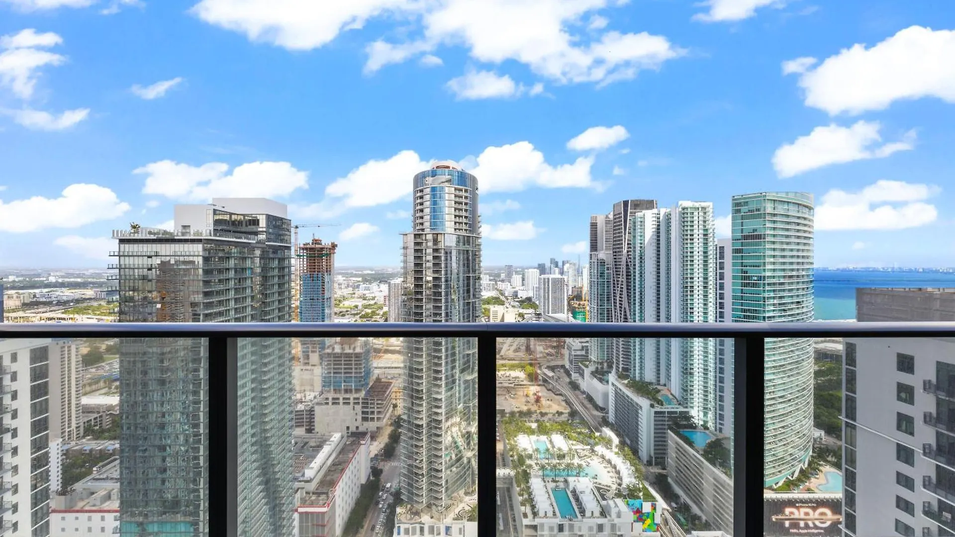Apartment Luxury 45th-floor With Stunning Views