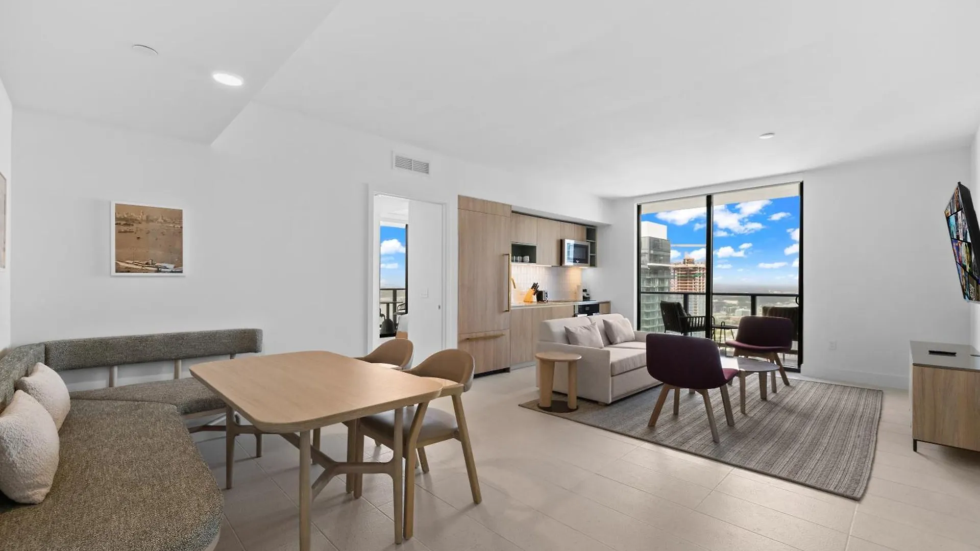 Luxury 45th-floor With Stunning Views Apartment