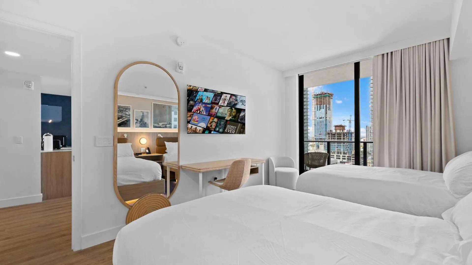 Luxury With Views In Downtown Apartment