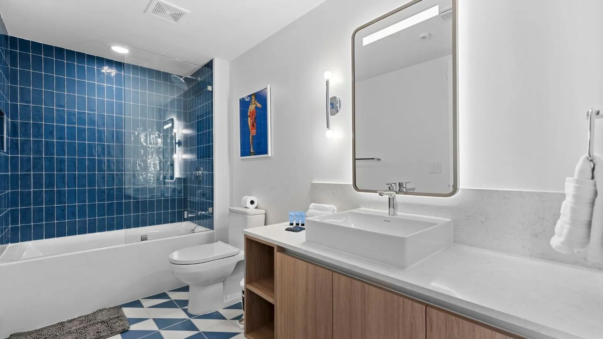 Luxury With Views In Downtown Apartment *