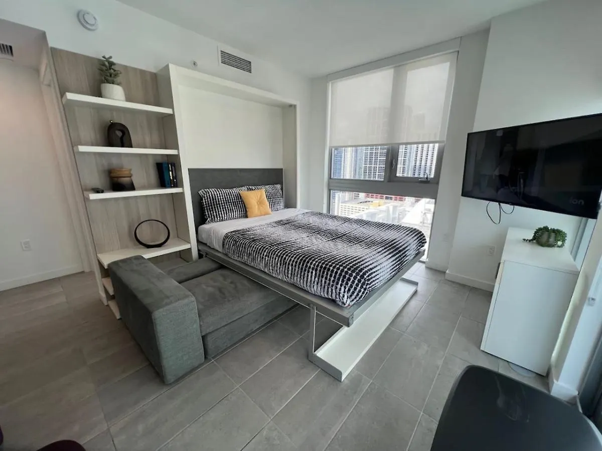 Stylish Downtown Getaway 30th Story View