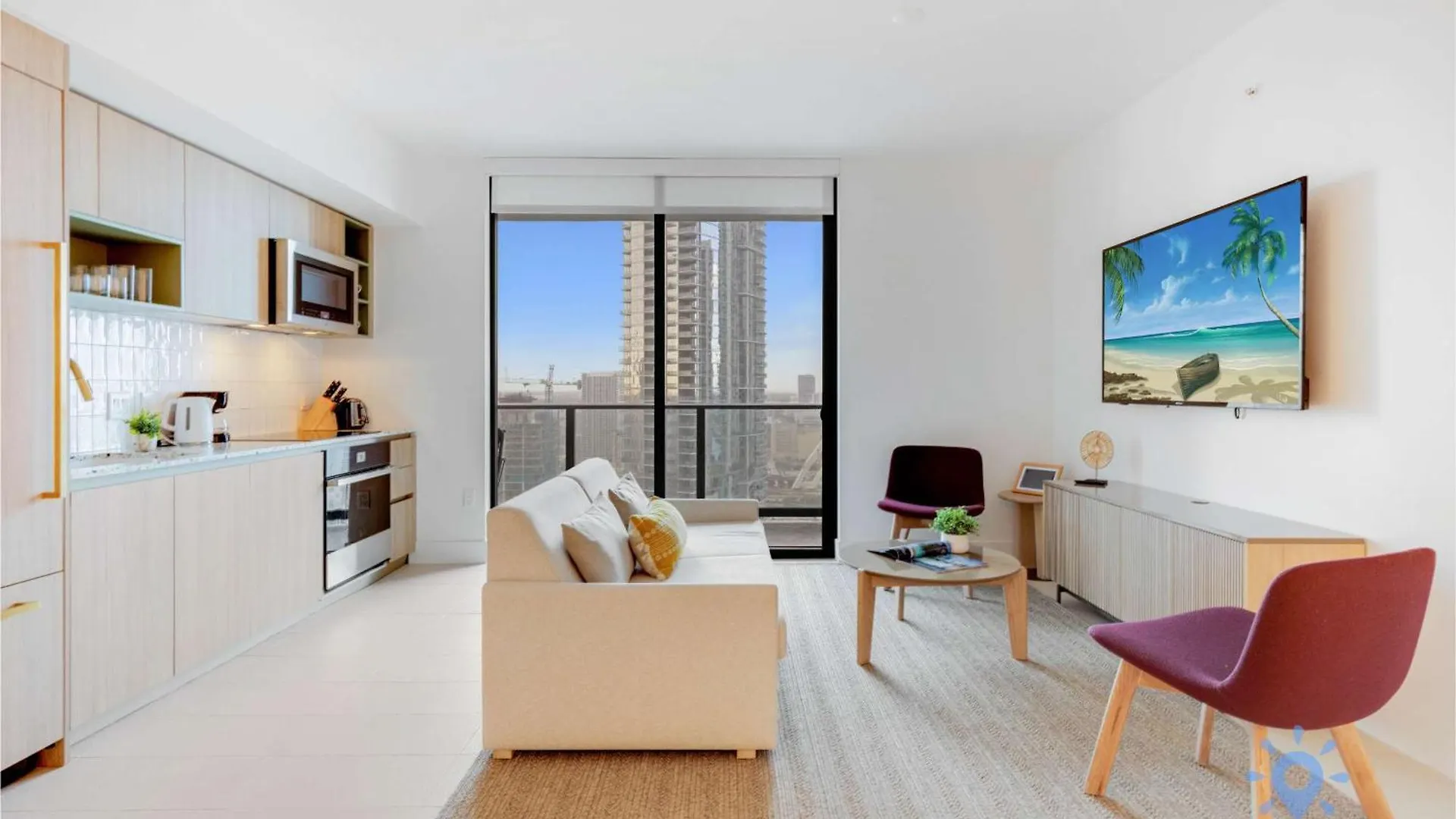 Modern 2br-2bth- Pool & Gym Apartment