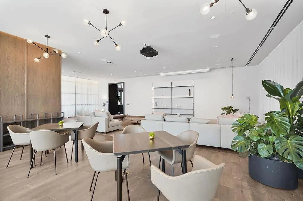 Modern 2br-2bth- Pool & Gym