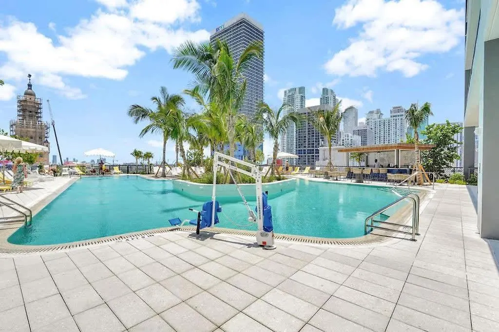 Apartment Modern 2br-2bth- Pool & Gym Miami