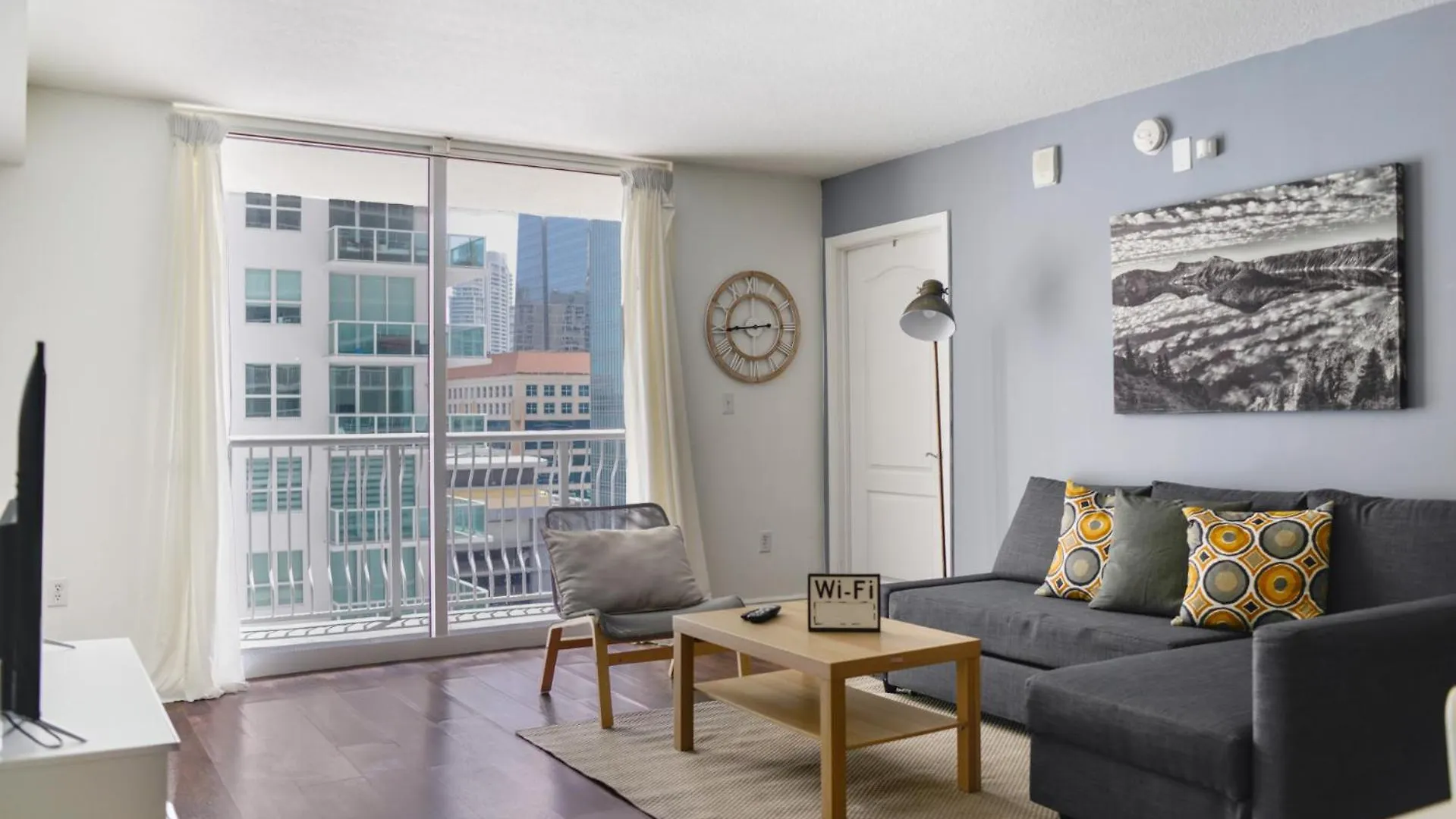 Amazing Brickell With Ocean-pool View Apartment Miami