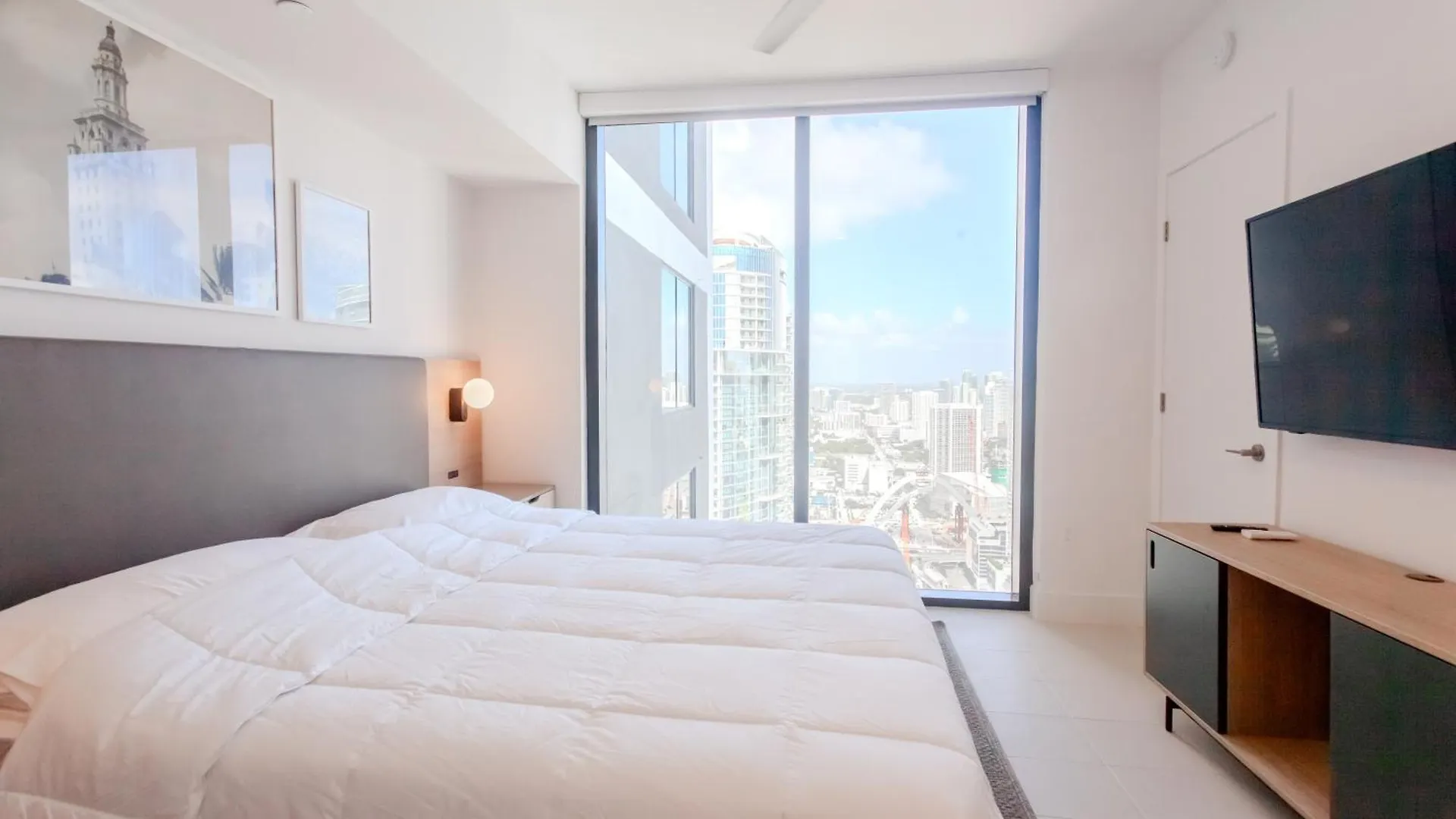 Luxurious Downtown Escape Apartment Miami