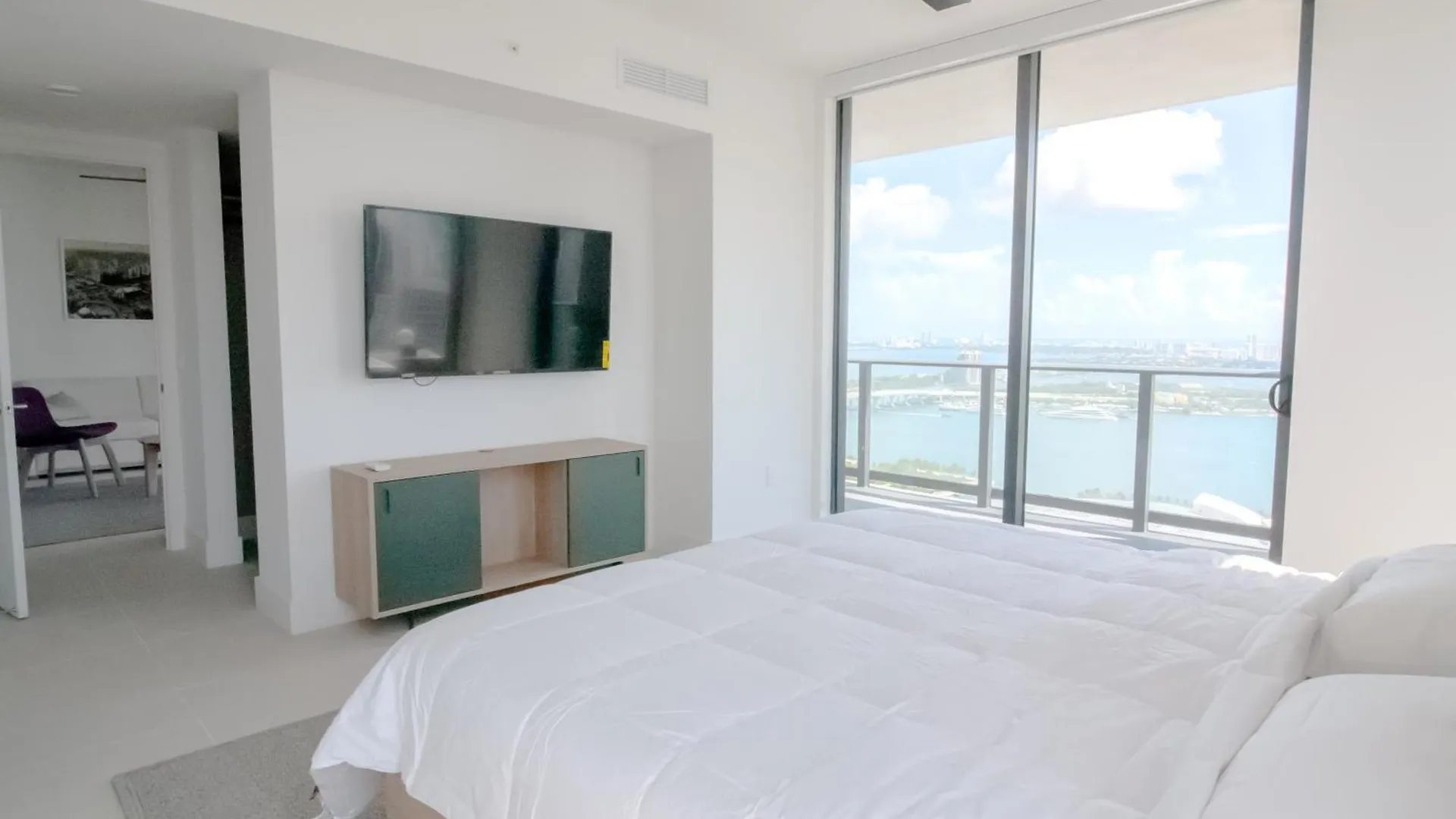 Luxurious Downtown Escape *