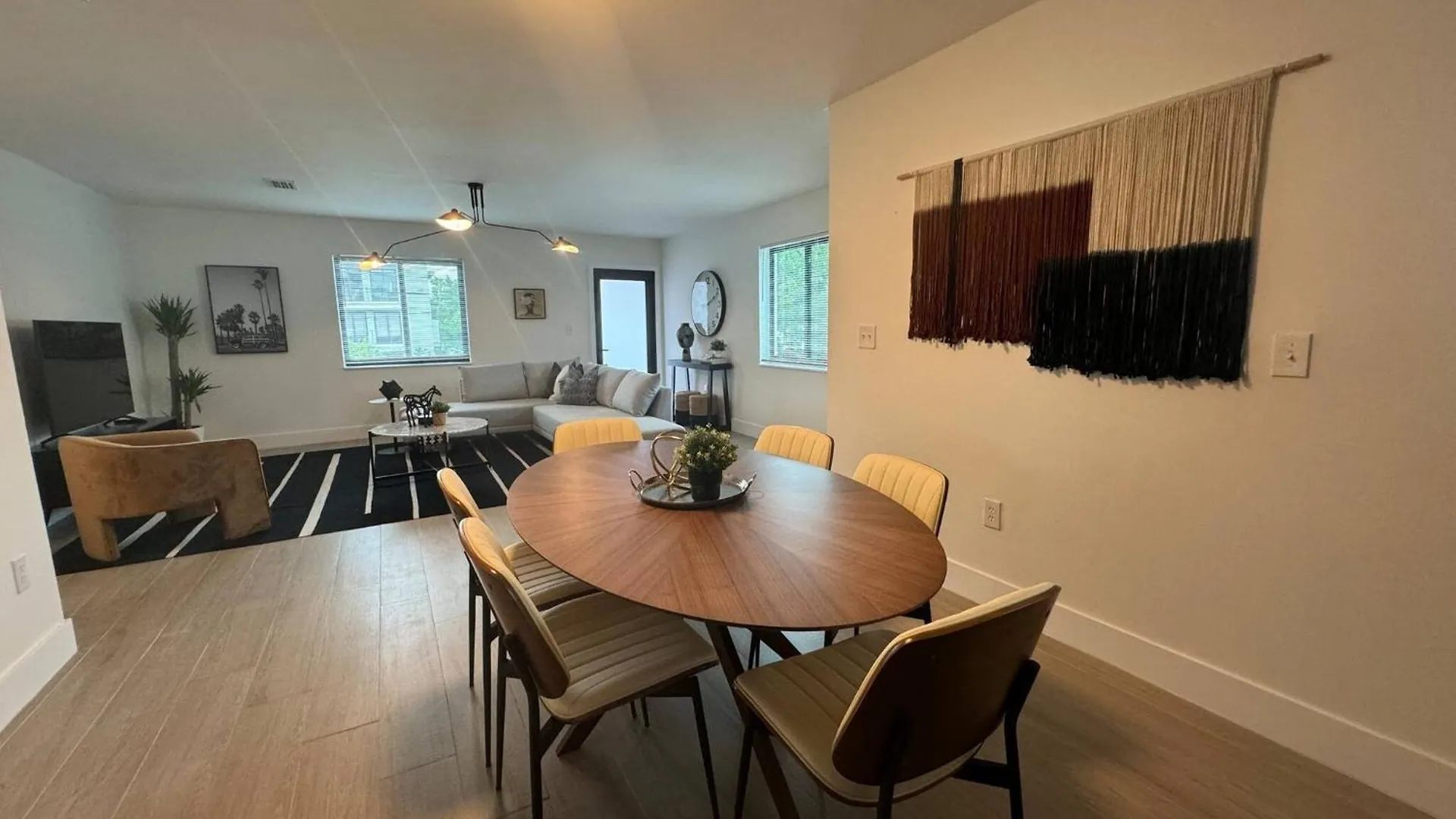 Stylish Wynwood Retreat Near Art District Apartment *