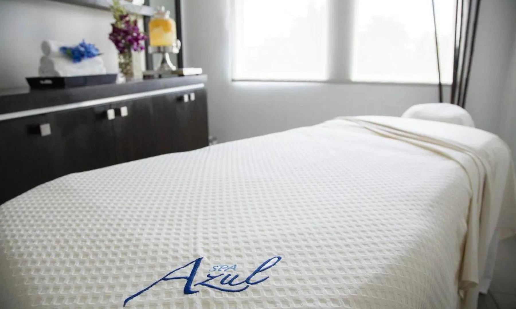 Apartment Doral Pool 1407 By Waveproperties Miami