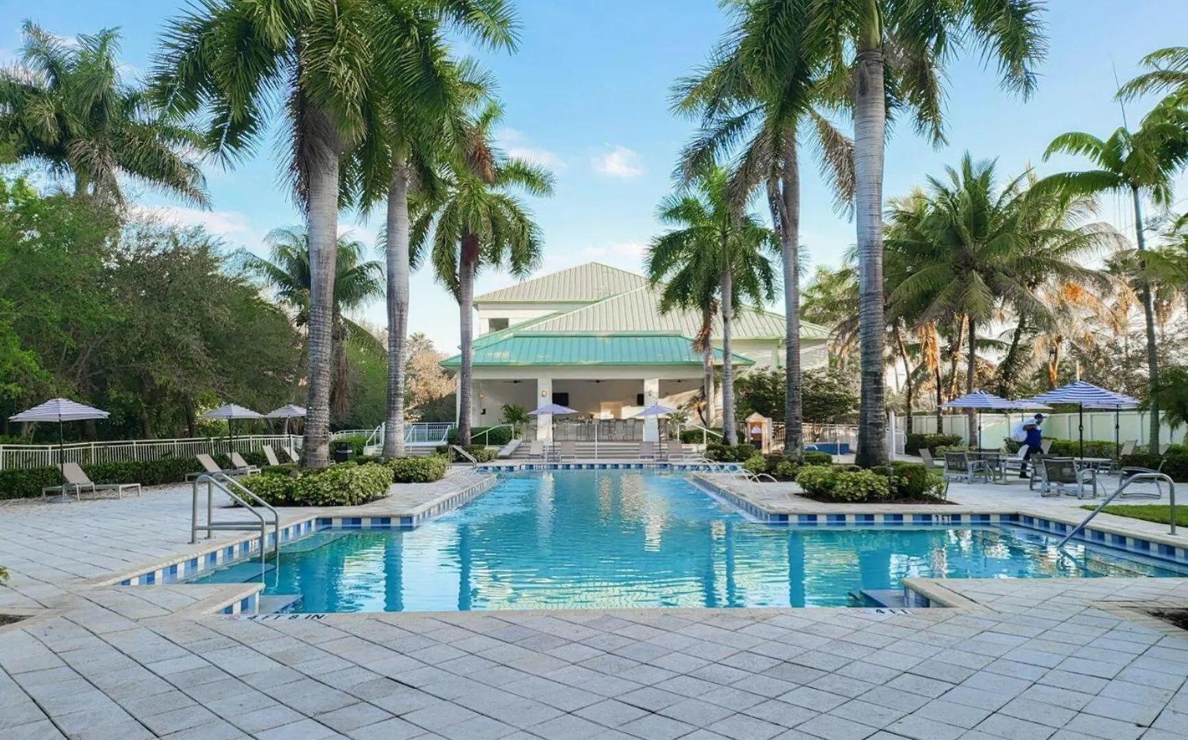 Doral Pool 1407 By Waveproperties * Miami