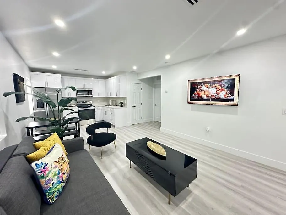 Apartment Modern House In The Heart Of Miami