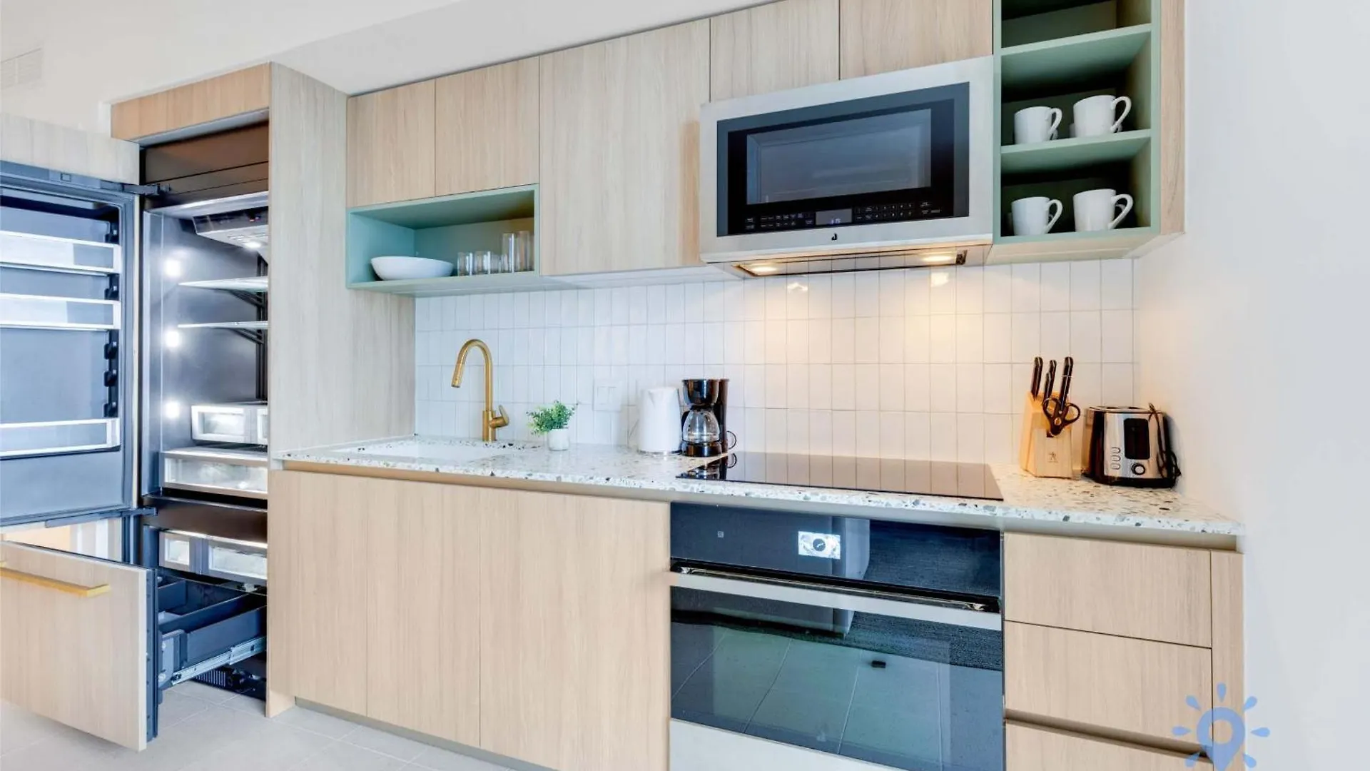 Apartment Modern 2br-2bth- Pool & Gym