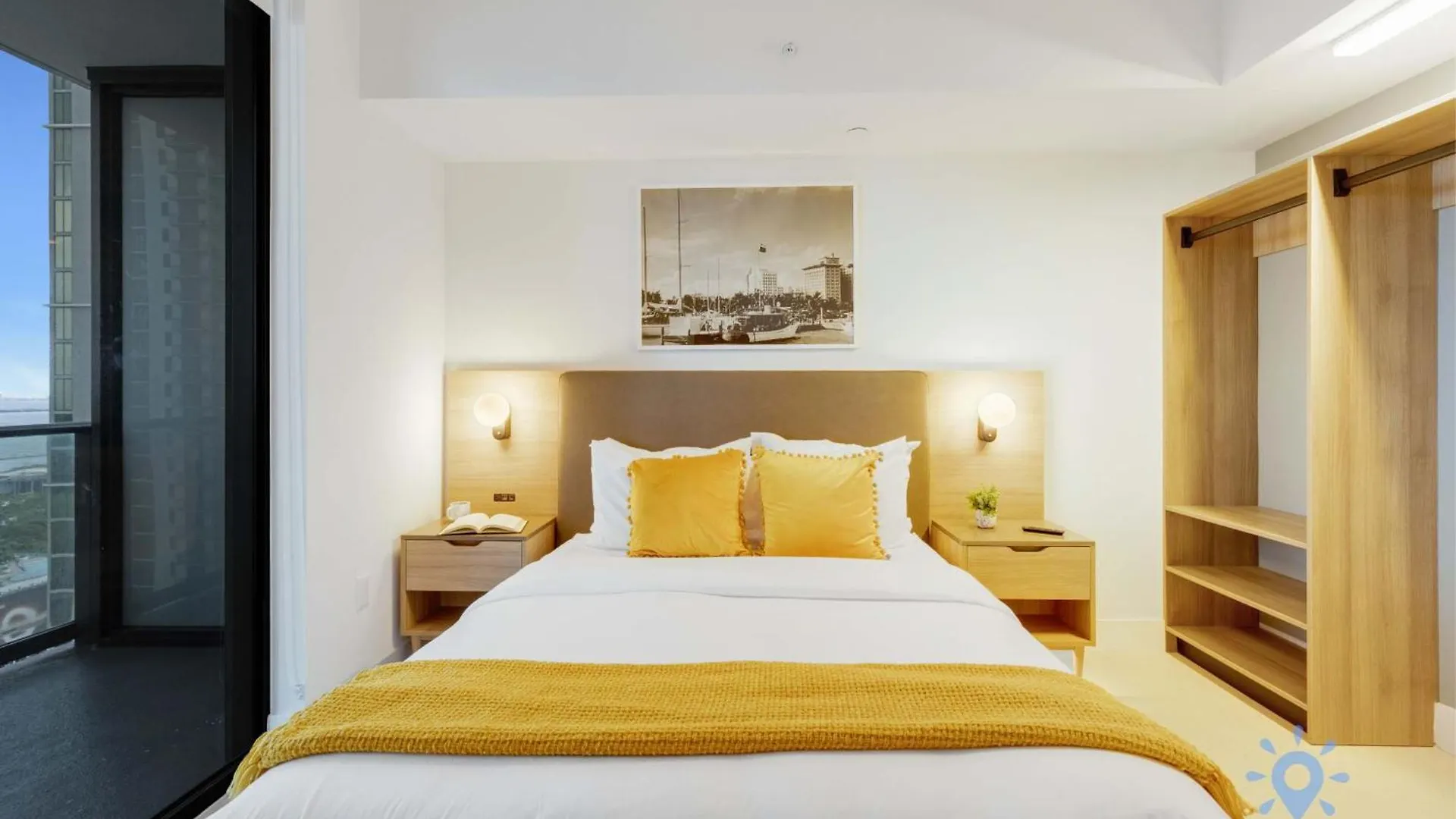 Modern 2br-2bth- Pool & Gym Apartment *