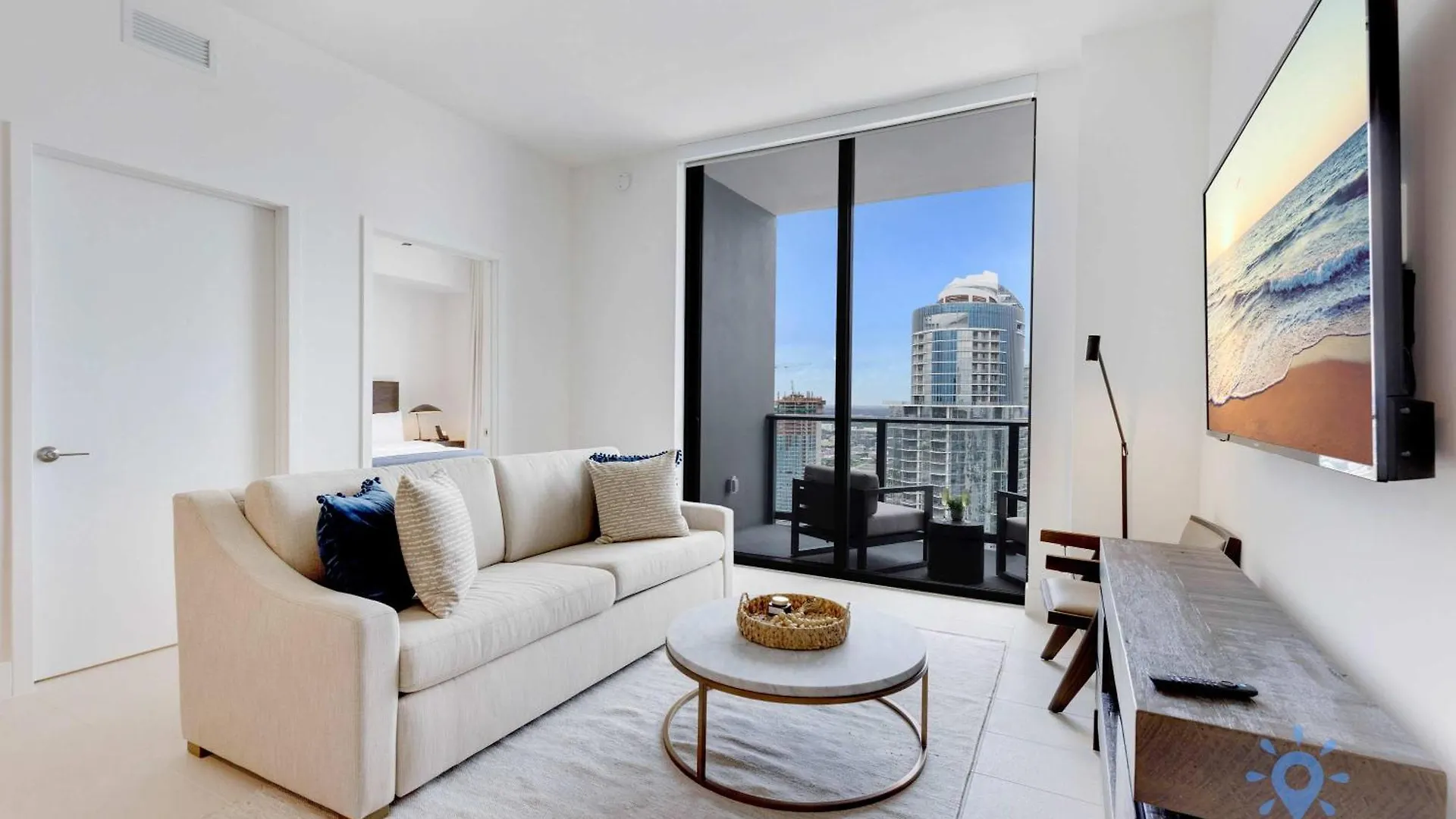 Apartmán Chic Downtown - Views Gym & Pool
