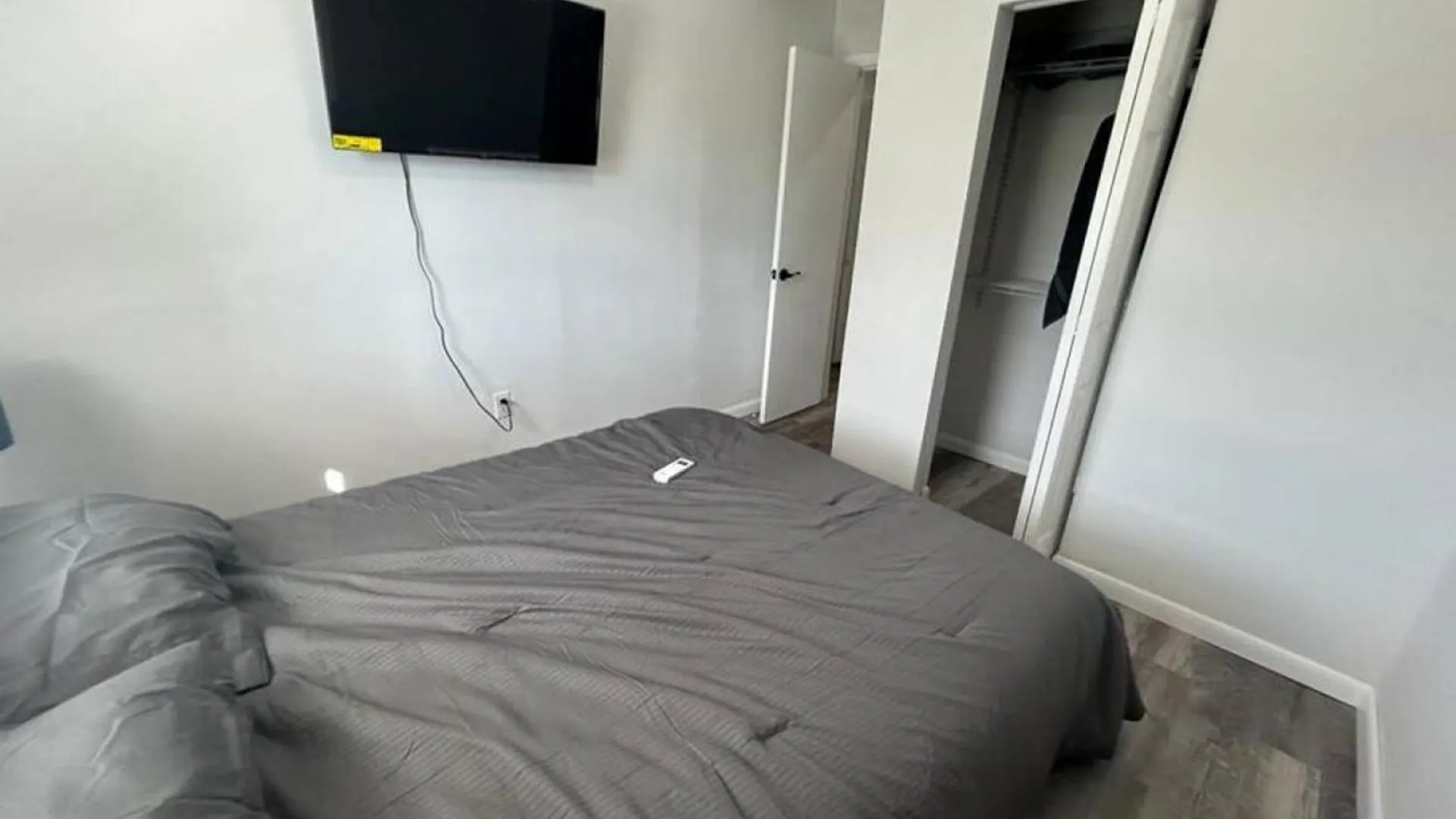 Fully Equipped With Parking Near Cocowalk Miami