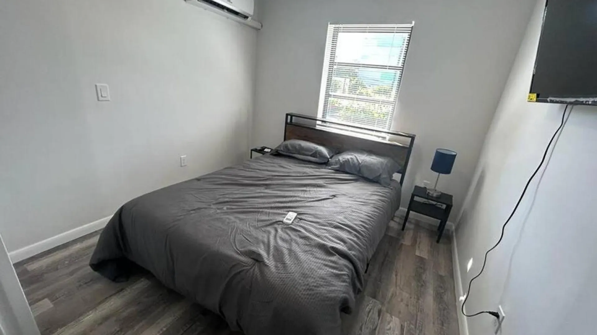 Fully Equipped With Parking Near Cocowalk Apartment *