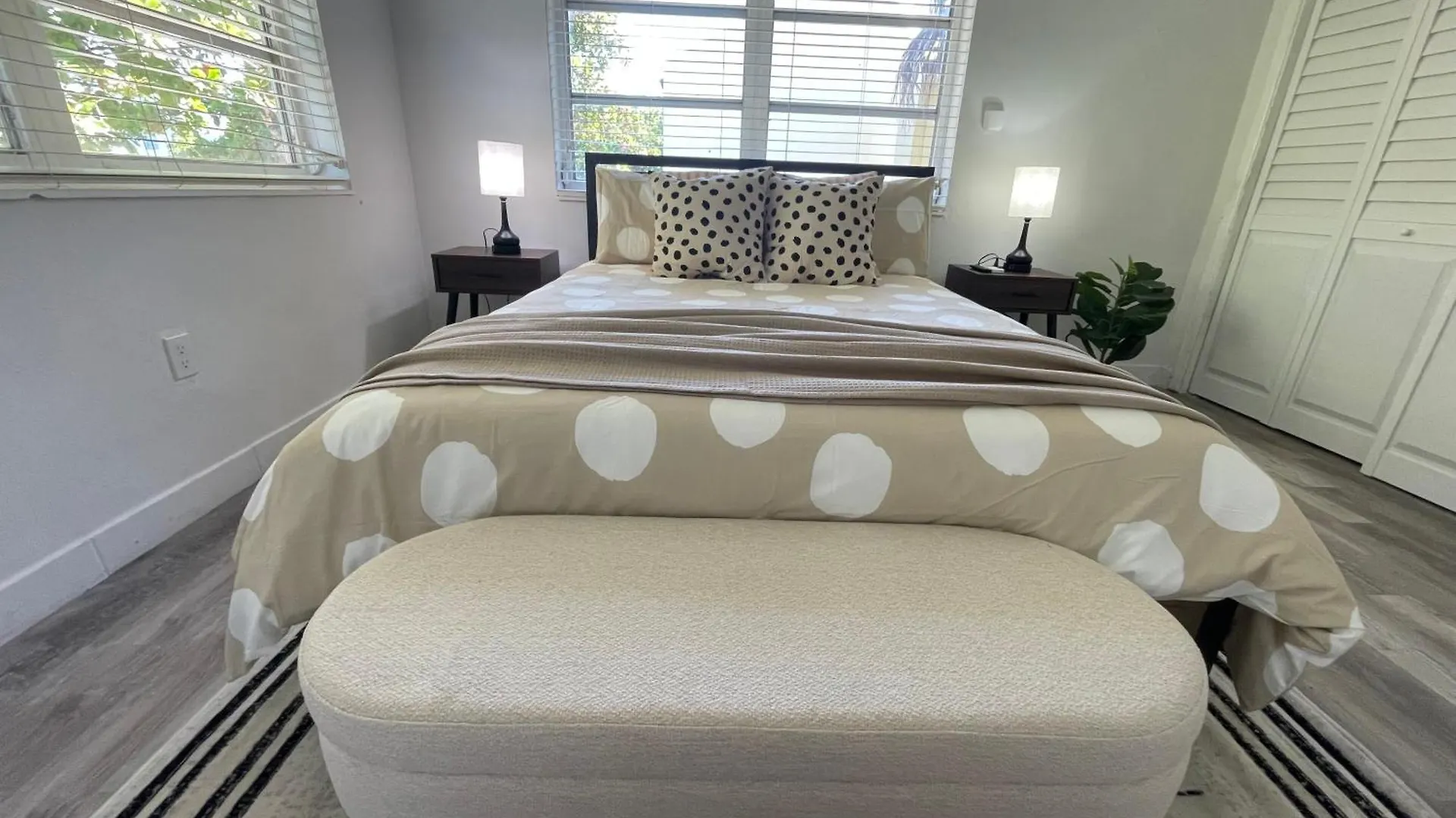 Fully Equipped With Parking Near Cocowalk Miami