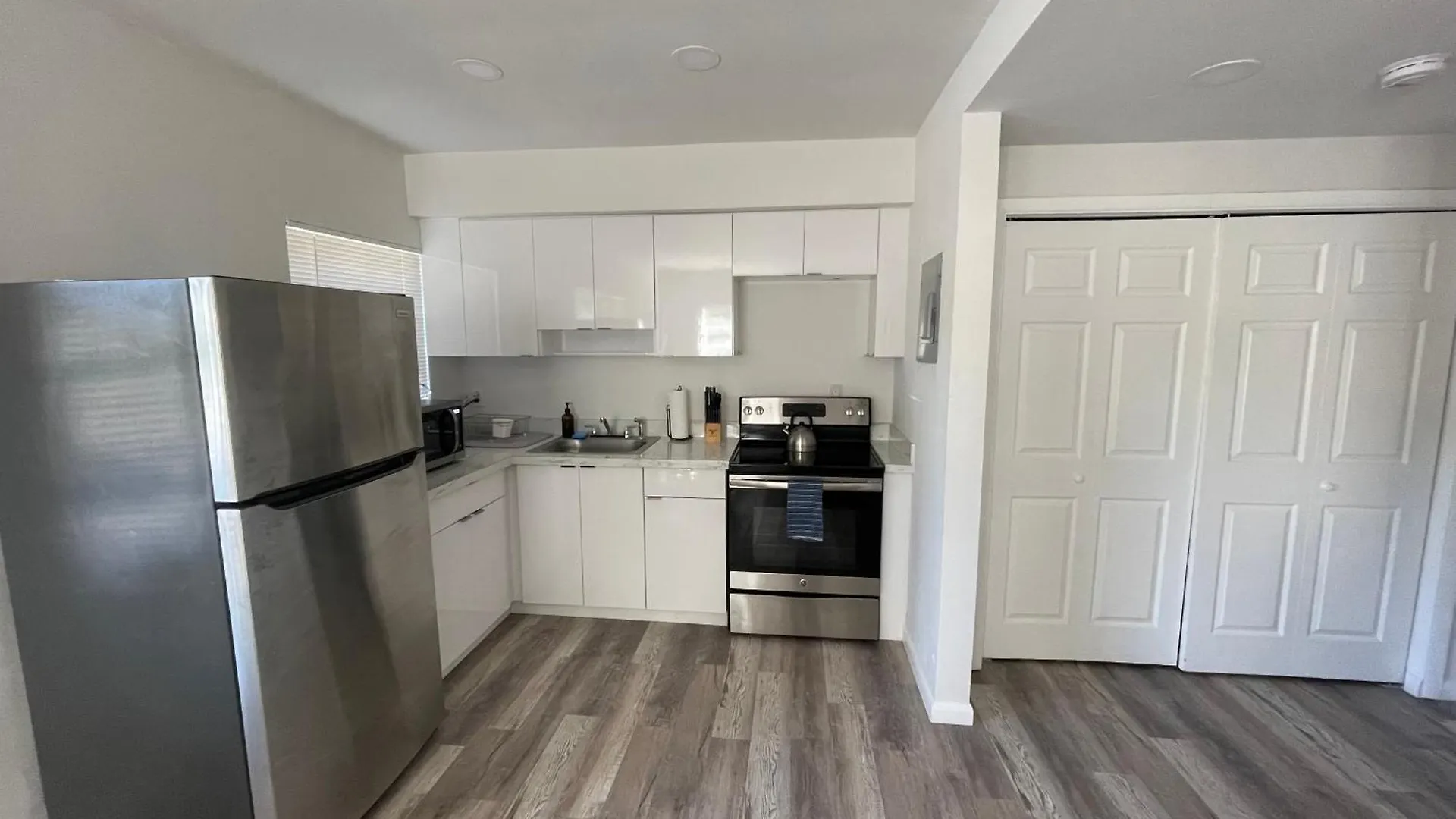Fully Equipped With Parking Near Cocowalk Apartment Miami