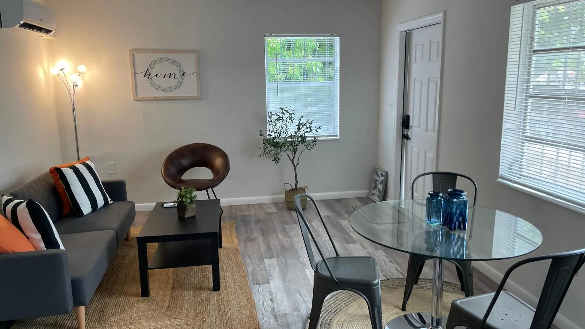 Apartment Fully Equipped With Parking Near Cocowalk Miami